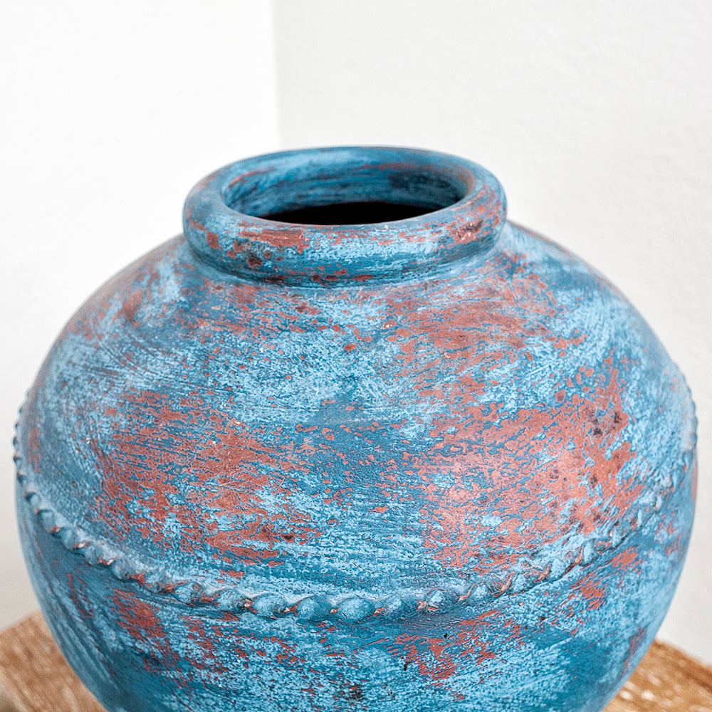 Decorative Vase “Menuh” – Blue Wash