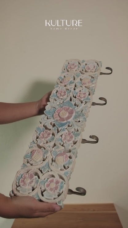 Carved Hanger - Cinta